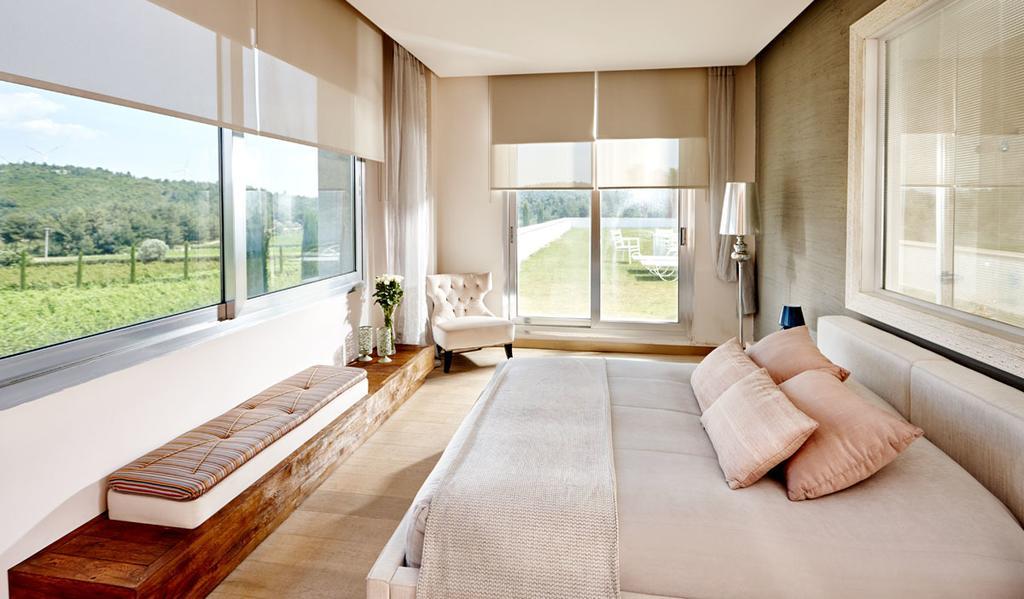 Two Rooms Hotel Urla Rum bild