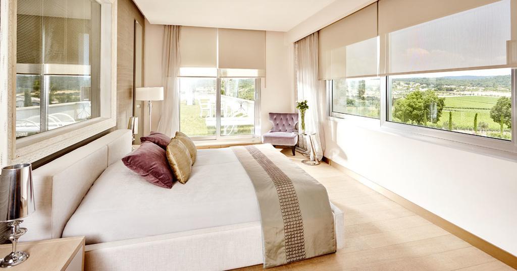 Two Rooms Hotel Urla Rum bild
